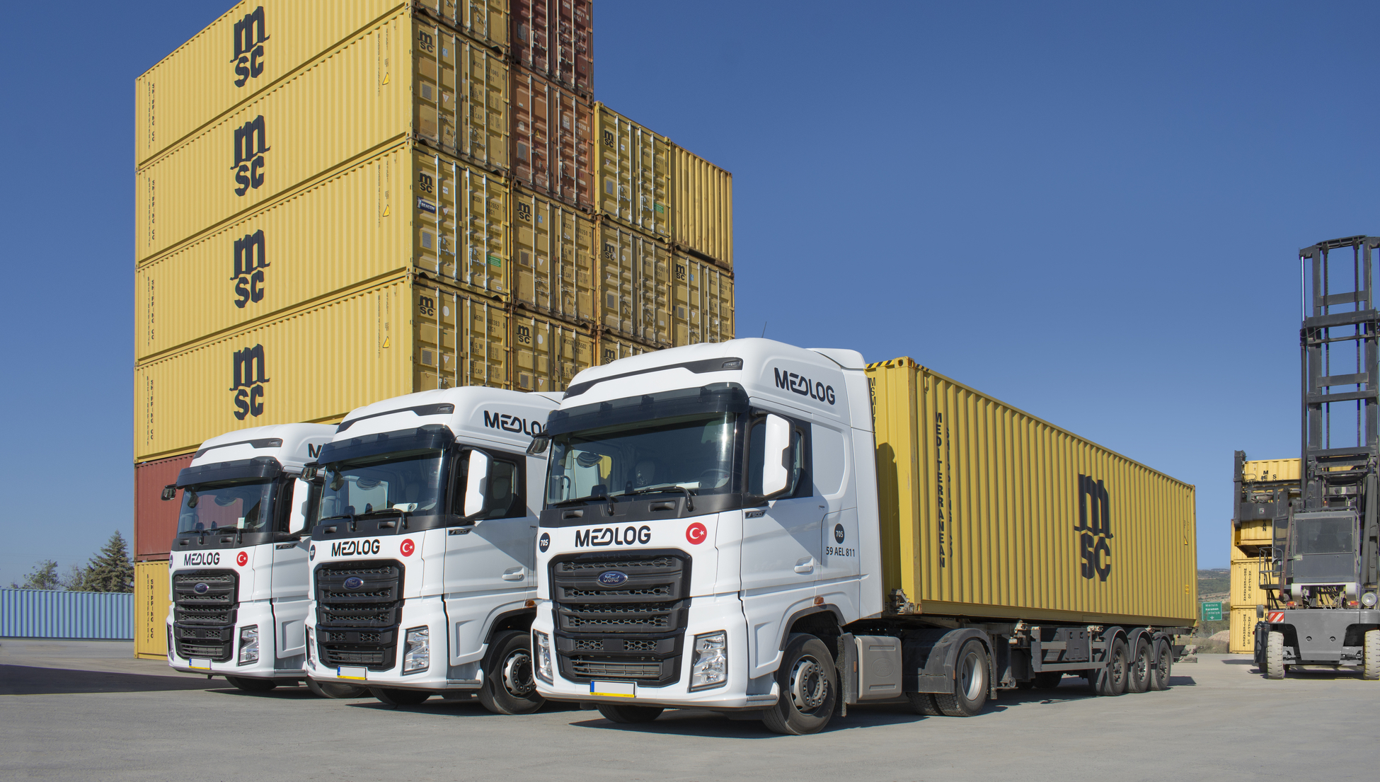 MEDLOG truck & containers 