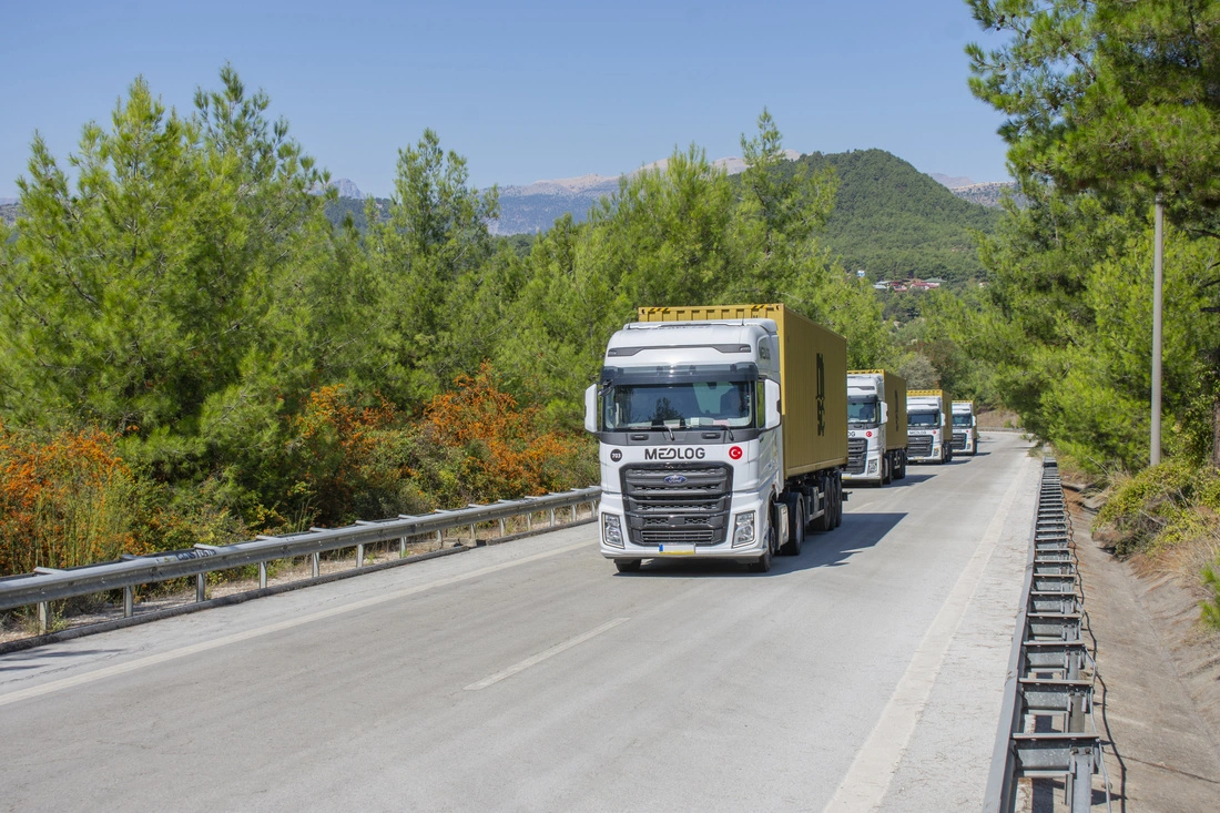 MEDLOG truck with MSC container