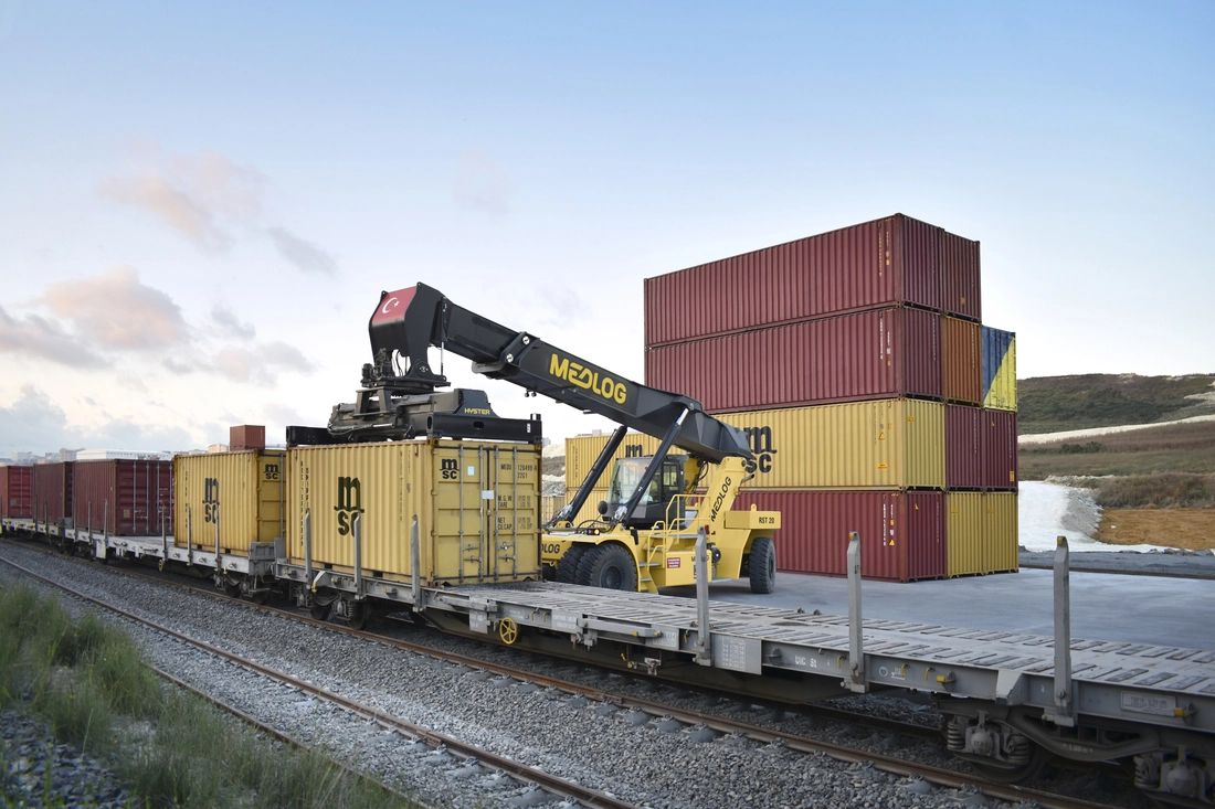 MEDLOG train