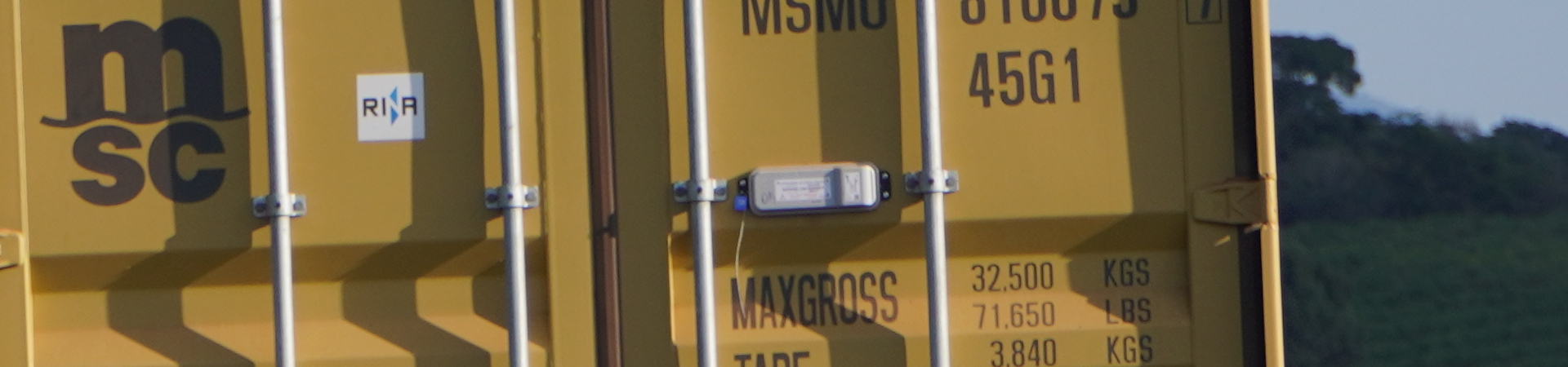 Dry container with smart container