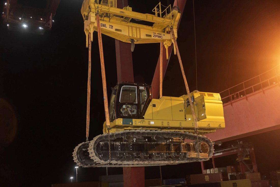  Project Cargo excavator 