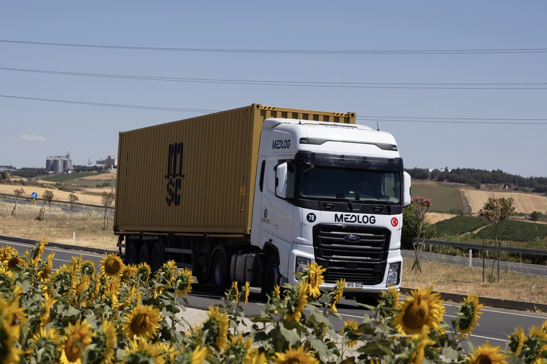 MEDLOG truck with MSC container