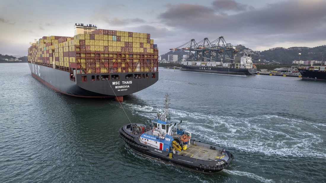 MSC Thais Assisted by Wilson Sons Tugboat