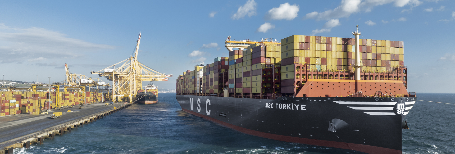 MSC Türkiye leaving Asyaport, Türkiye