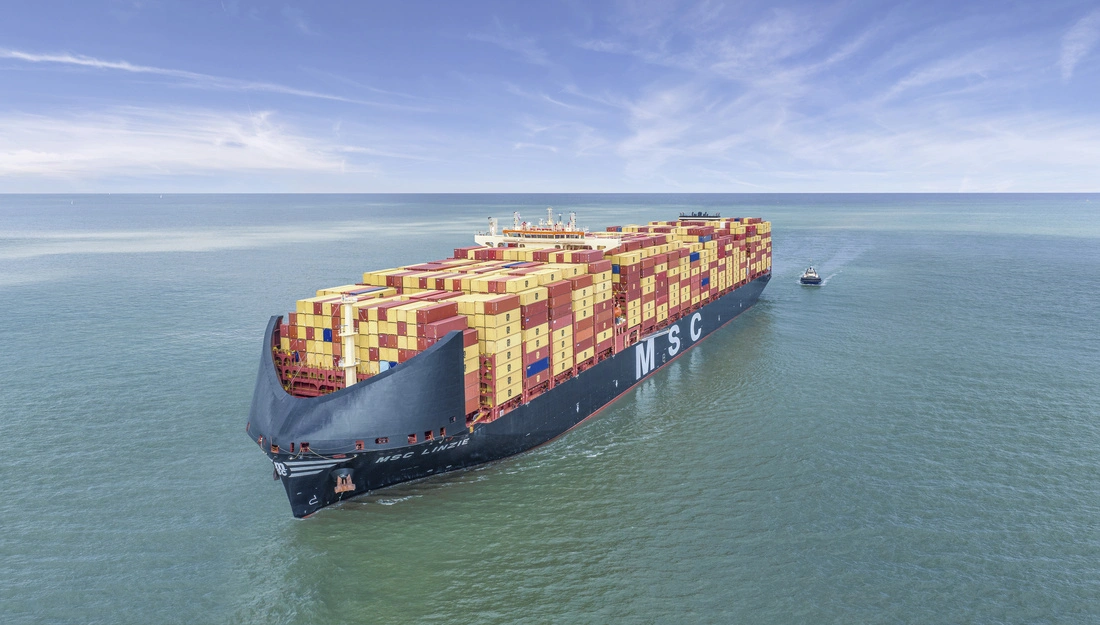 MSC Linzie (2025) 16044 TEU, LNG at sea